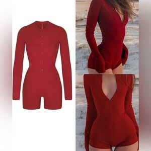 Skims Soft Lounge Henley Onesie S BRICK